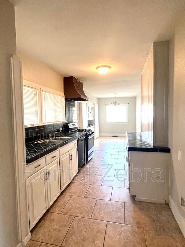 Building Photo - 375 I St