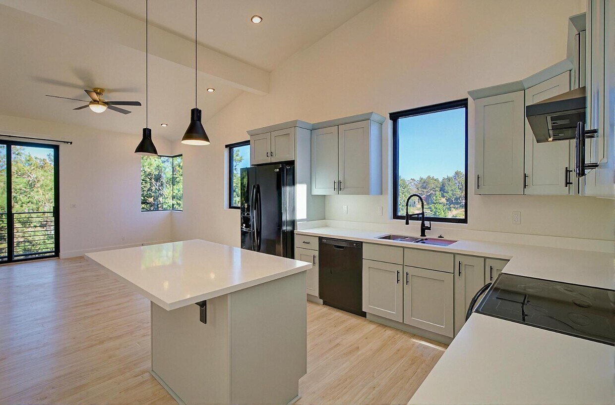 Foto principal - 1221 East Emma Drive