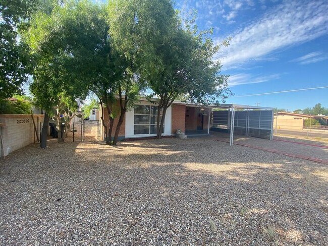 Light-Filled Tucson 2 Bedroom Rental – Mov... - Light-Filled Tucson 2 Bedroom Rental – Mov... House