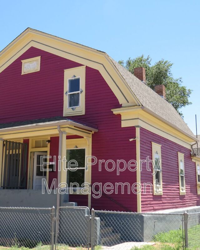 Foto del edificio - 626 W 11th St