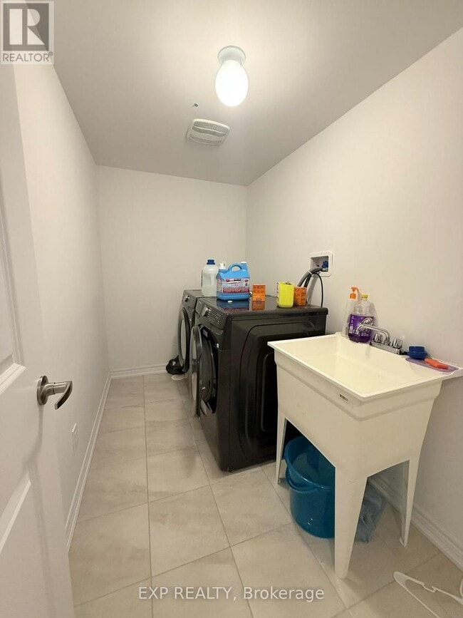 Photo du bâtiment - 1071 Lockie Dr