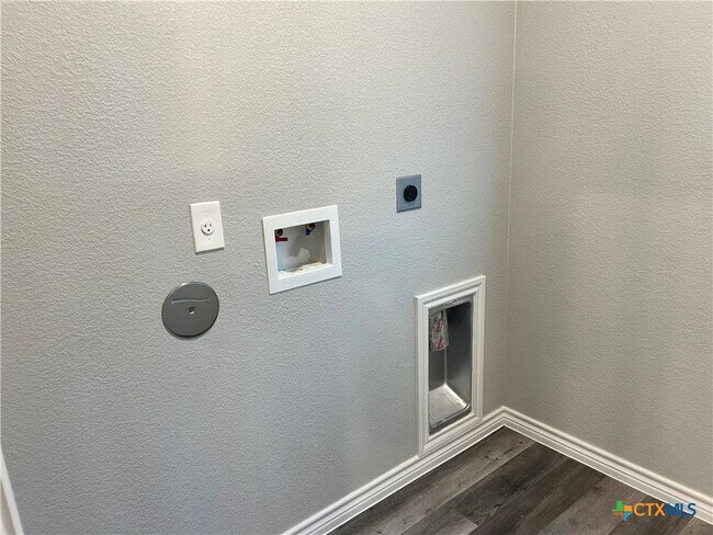 Foto del edificio - 7817 Purvis St