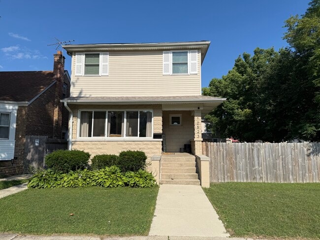 Building Photo - 10523 S Sawyer Ave