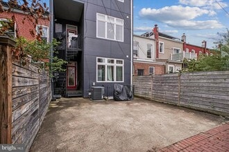 Building Photo - 455 Luray Pl NW