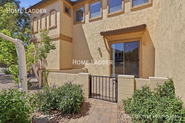 Building Photo - 4172 E Santa Fe Ln