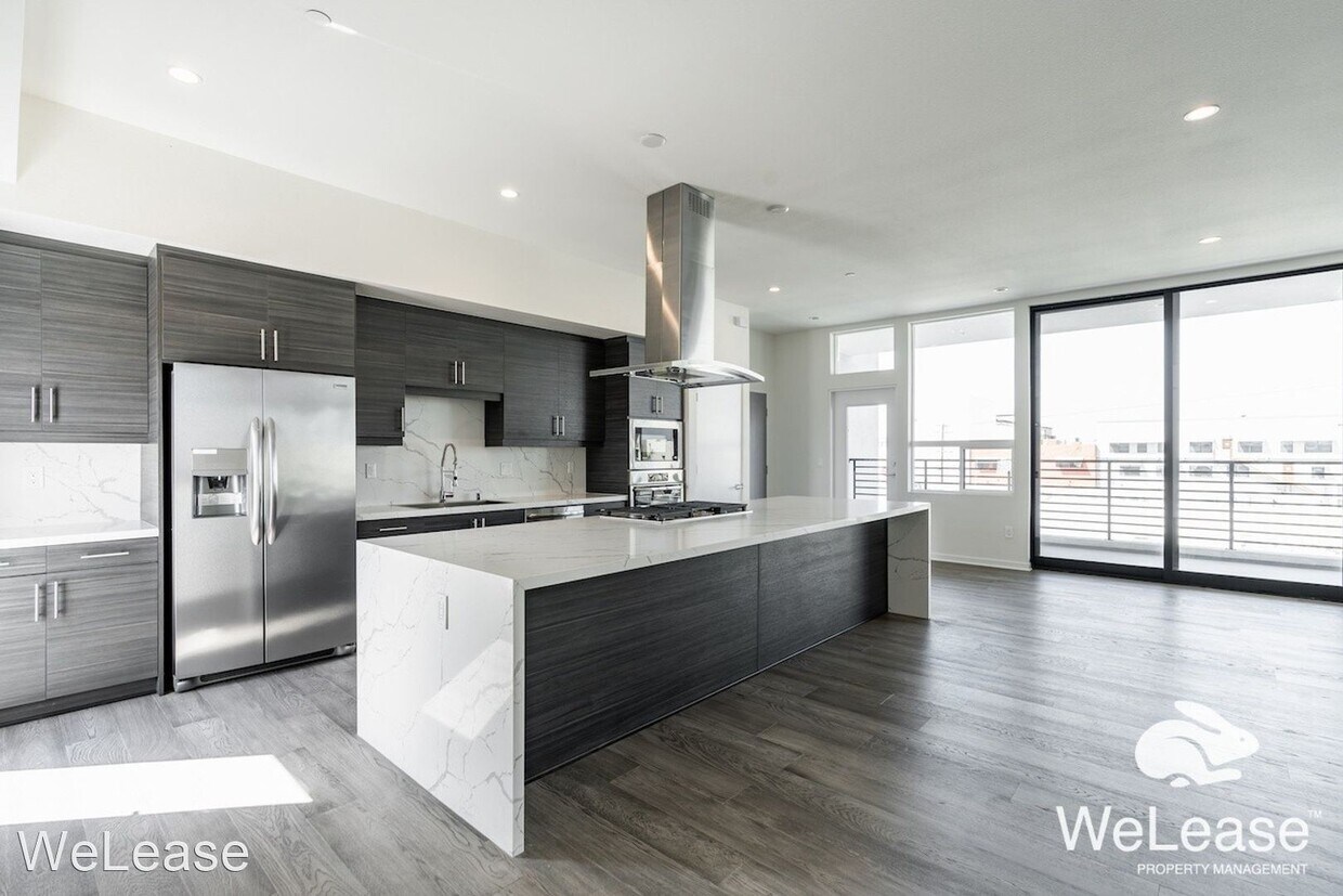 Primary Photo - 2 br, 2 bath House - 3047 North Park Way #302