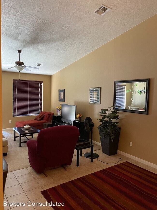 Foto del edificio - 2 br, 2 bath House - 922 Jensen Dr