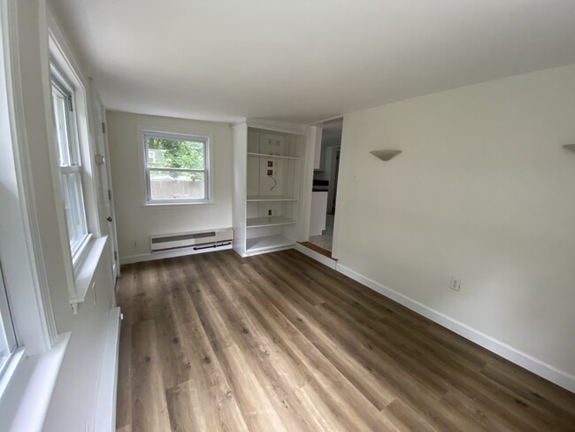 Foto del edificio - 987 Pleasant St