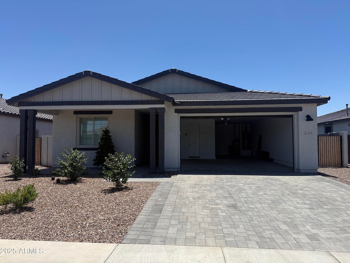Foto principal - 11353 E Ursula Ave