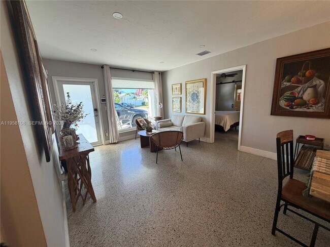 Building Photo - 3817 SW 33rd Ct