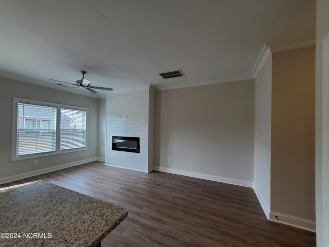 Building Photo - 2124 S Kali Ln