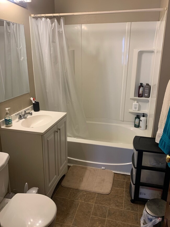 Building Photo - 1700 E Belleview Pl