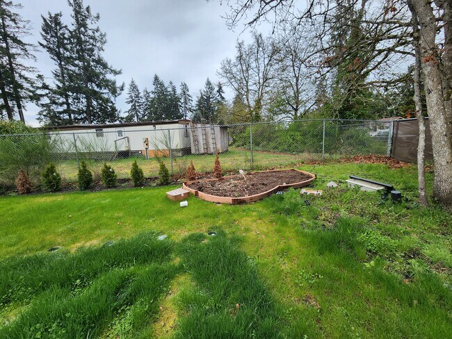 Building Photo - 958 152nd St E