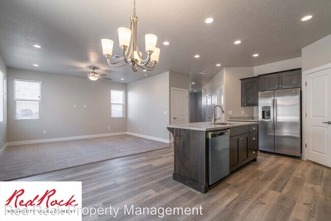 Building Photo - 4 br, 2.5 bath House - 494 N 530 W