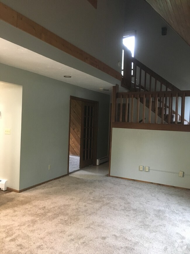 Lakeview of Duluth Apartments for Rent with a Balcony Duluth, MN 2