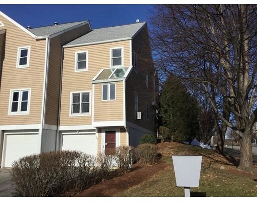 Primary Photo - 17 Merlin Ct