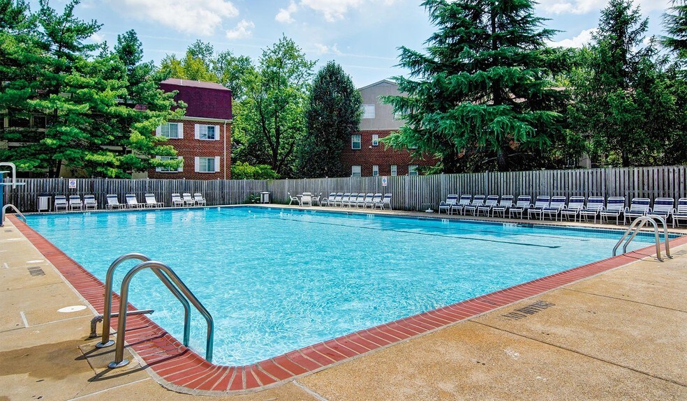 Foxchase Apartments Rentals Alexandria, VA