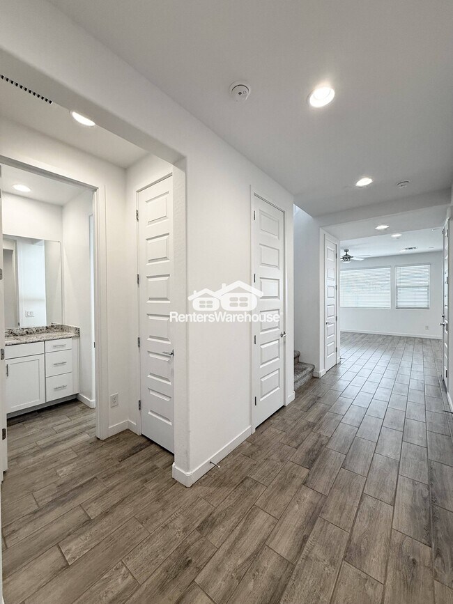 Foto del edificio - 4345 N 94th Dr