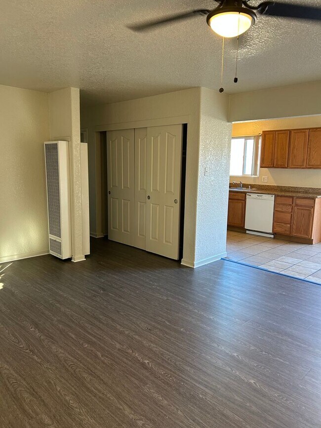 Building Photo - REDUCED!!!