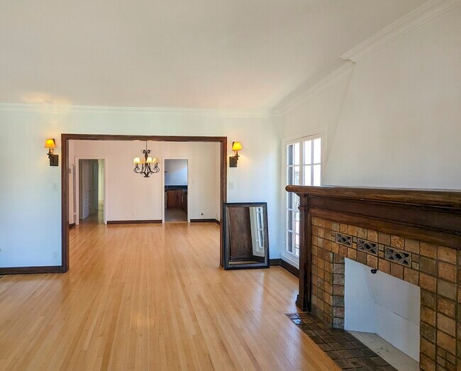 Foto del edificio - 850 S Mansfield Ave