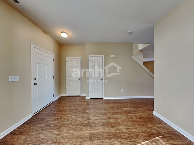 Foto del edificio - 218 Spinel Ln
