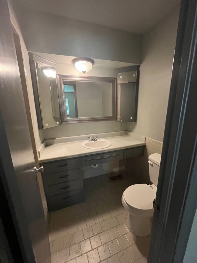 Building Photo - 2 Bedroom Duplex NW OKC