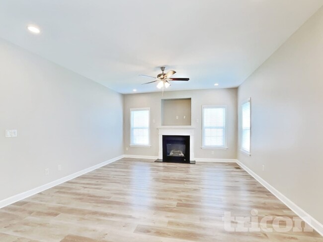 Building Photo - 253 Water Mill Rd