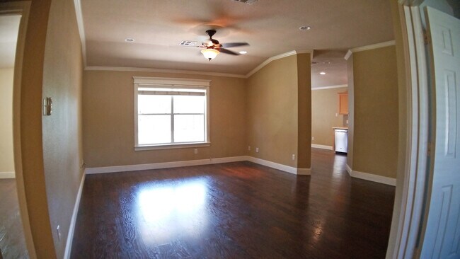 Foto del edificio - 3 Bedroom Round Rock home with a large office space!  Excellent Schools!