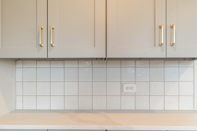 Foto del edificio - 2103 Oriole Dr