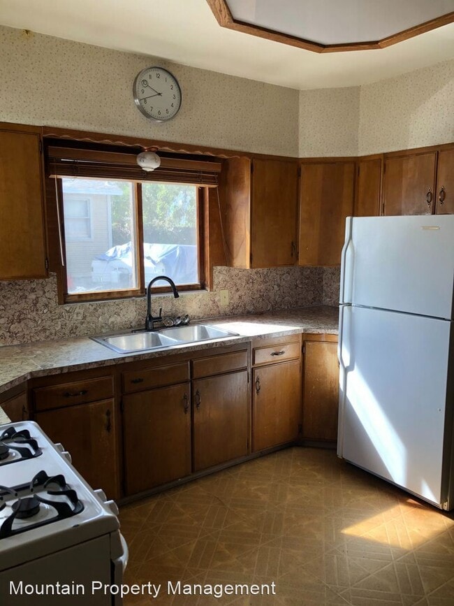 Building Photo - 3 br, 2 bath House - 4730 Box Elder Street