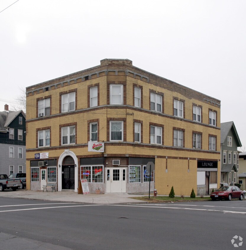 Building Photo - 638-640 Stanley St