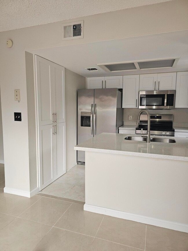 Building Photo - 8455 Coral Lake Way