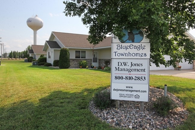 Águila azul - Blue Eagle Townhomes