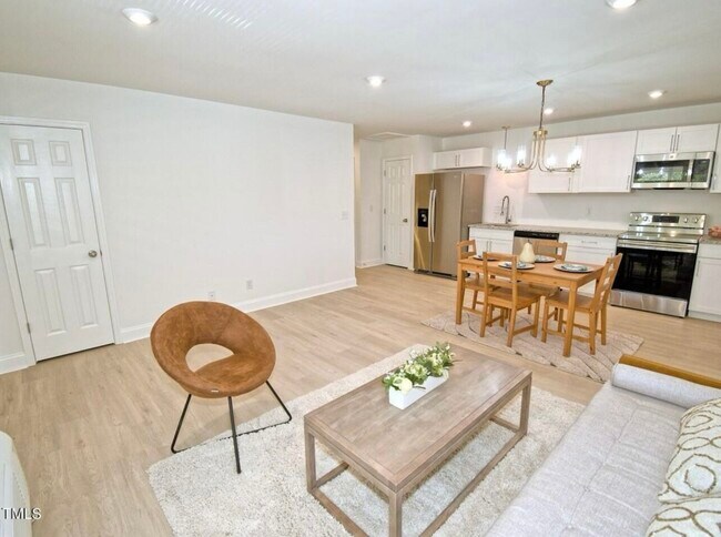 Building Photo - 130 S Estes Dr