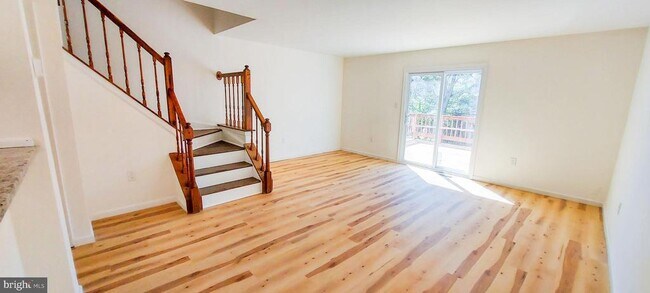 Foto del edificio - 14303 Beaker Ct