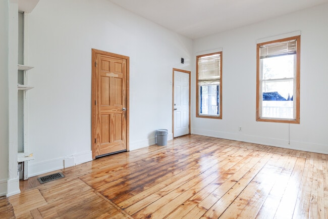 Building Photo - 1634 N Whipple St