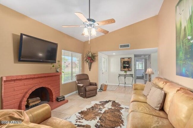 Building Photo - 2447 W Mandalay Ln