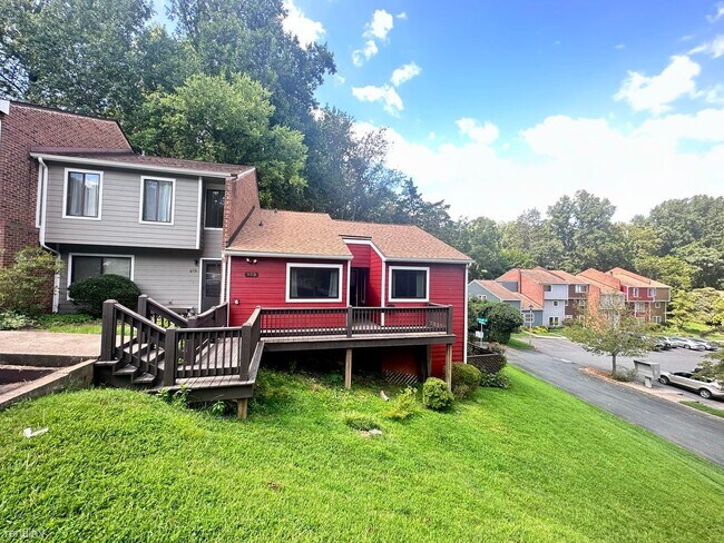 Building Photo - 3 br, 3 bath House - 573 Southampton Court