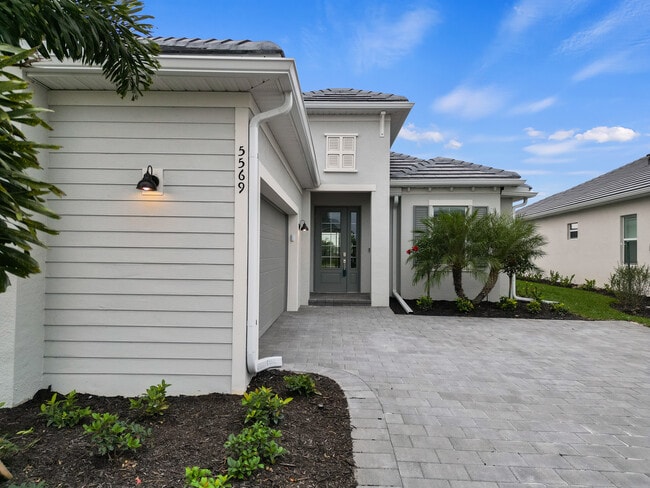 Building Photo - 5569 Hampton Links Court