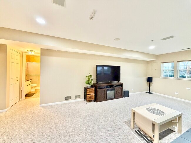 Foto del edificio - 2820 N Greenwood Ave