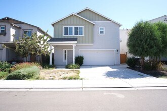Building Photo - 1442 Santini Ave