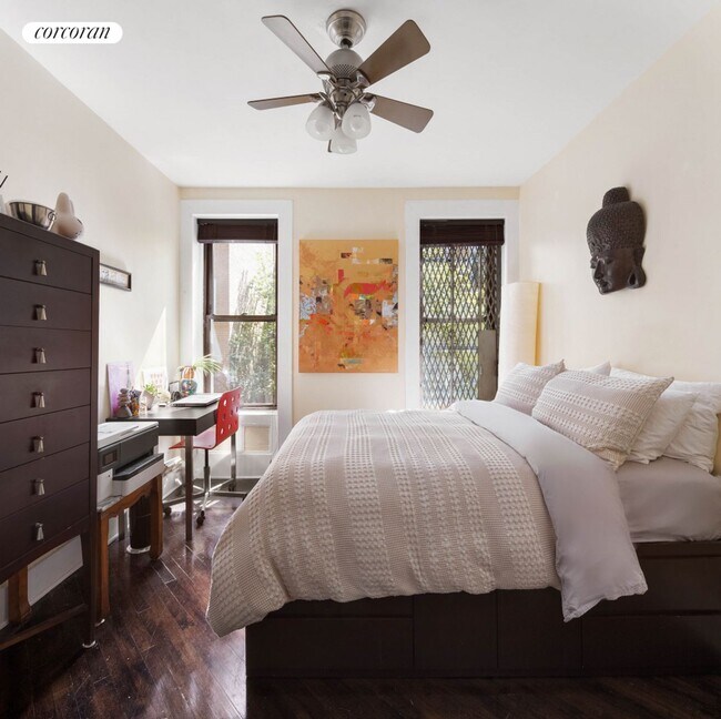 Foto del edificio - 254 W 25th St