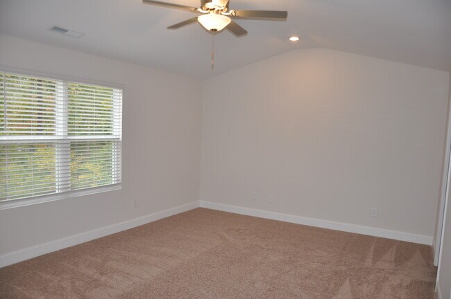 Foto del edificio - 6904 Eddy Point Ln