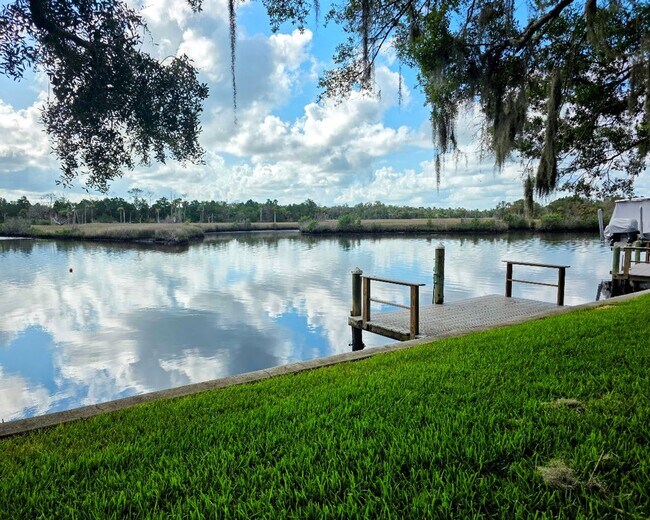 Building Photo - 11456 W Bayshore Dr