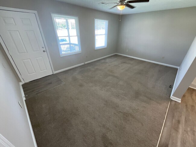Building Photo - Remodeled High Point home! 3 Bedroom, 2 Ba...