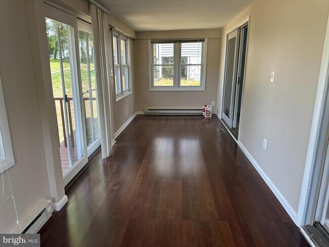 Foto del edificio - 7648 Beach Dr