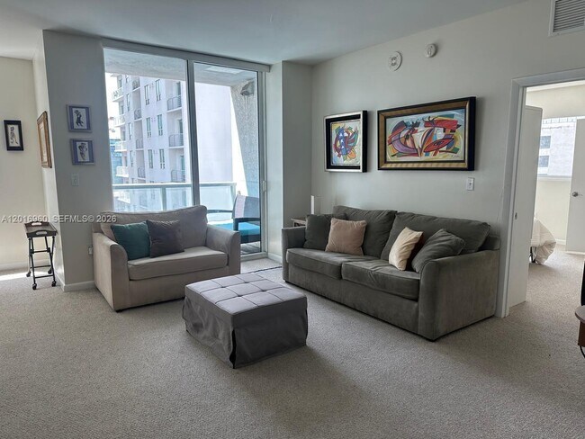 Foto del edificio - 253 NE 2nd St