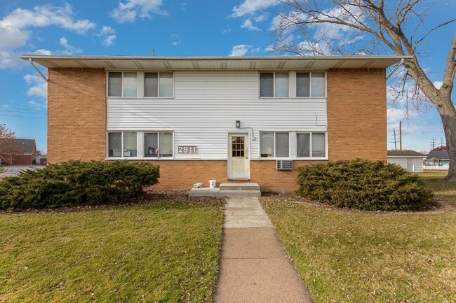Building Photo - 1-Bedroom in Midland's Heart of the City $...