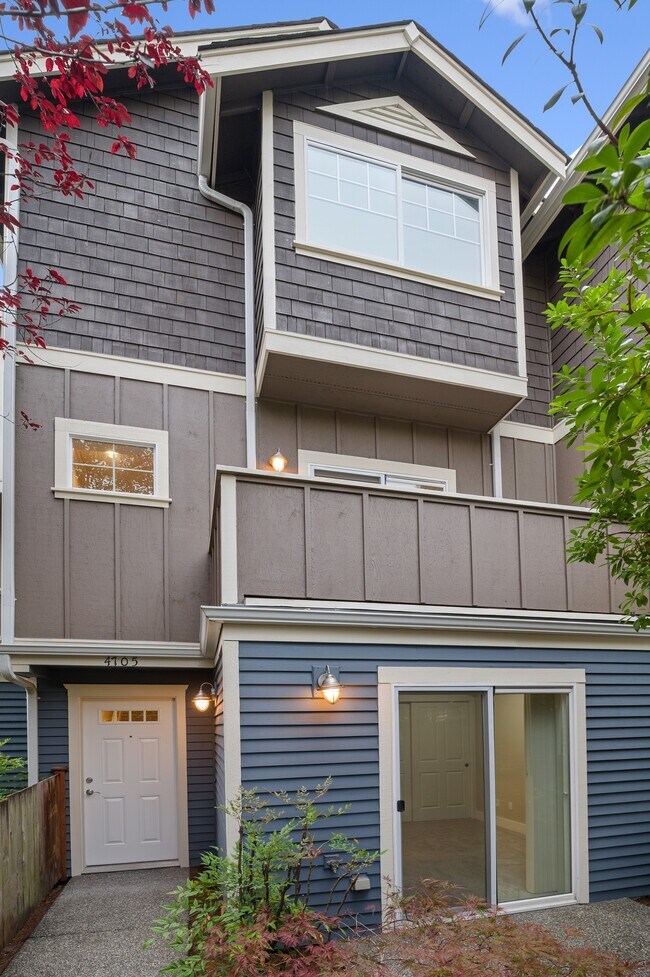 Building Photo - 4705 Sand Point Way NE