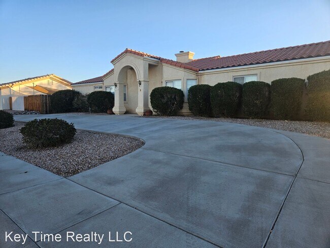 Foto del edificio - 3 br, 2.5 bath House - 5154 S. Silver Bull...